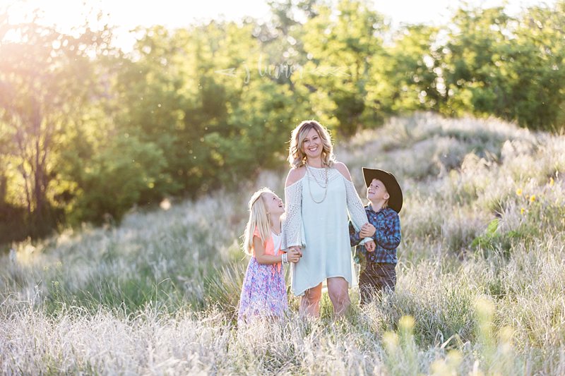Momma + Me | La Junta, Colorado Family Photographer | White Family